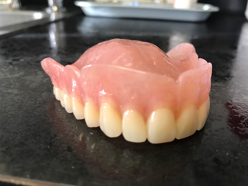 denture on table