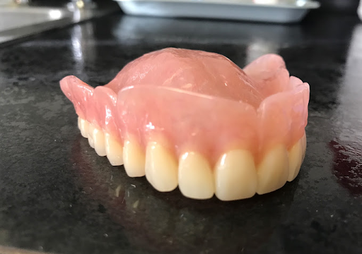 dentures discoloration problems and solutions